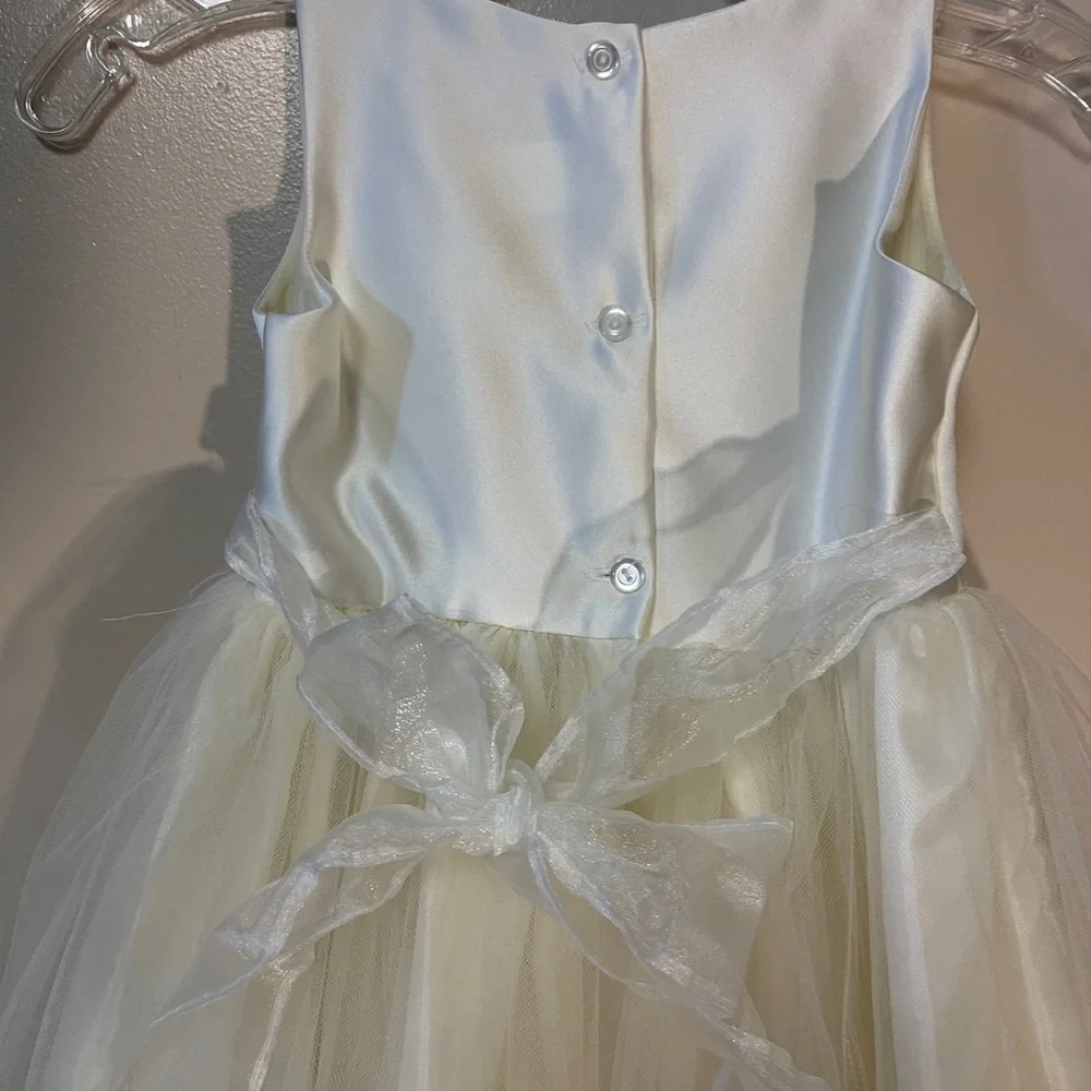 Flower Girl Dress Wedding Formal Ivory Size 4 Excellent Condition! - Picture 4 of 9